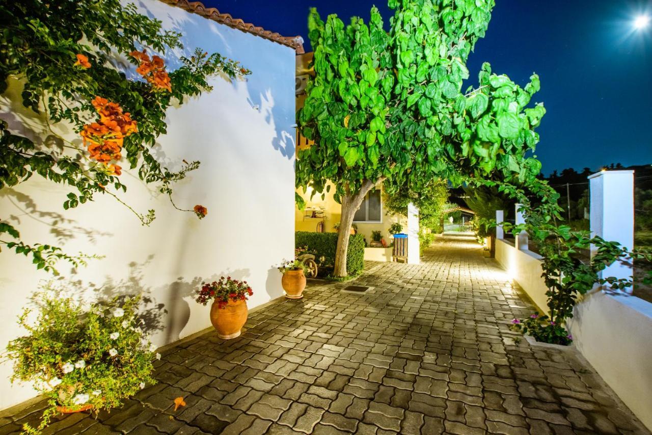 Koulouris Apartments & Studios Kalyves Exterior foto